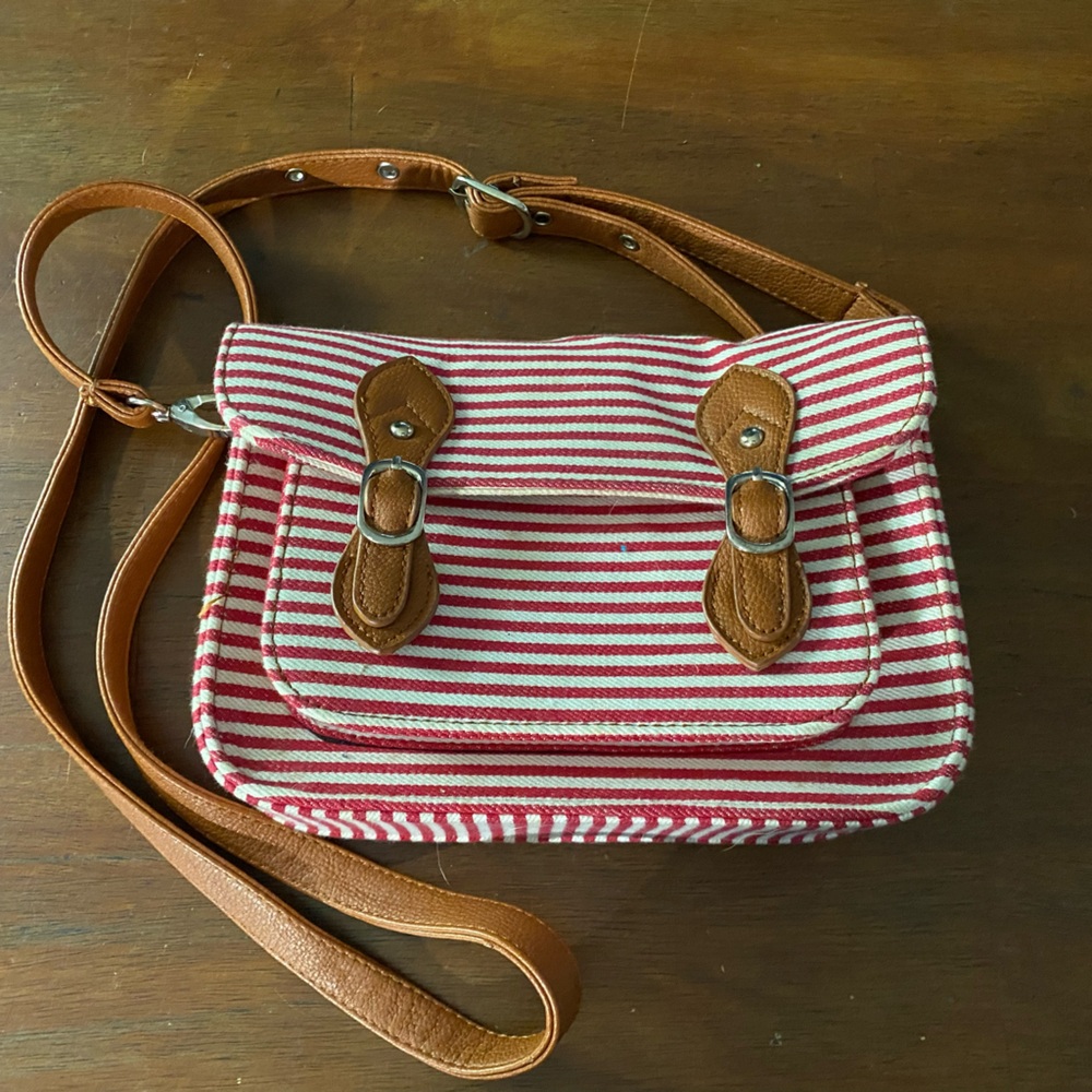 Forever 21 crossbody Foldover Bag Satchel